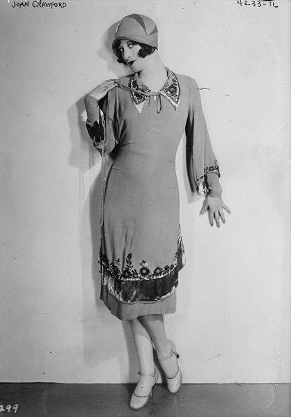 Portrait von Joan Crawford, Schwarz-Weiß-Photographie, unbekannter Photograph; Bildquelle: Library of Congress, Prints and Photographs Division, George Grantham Bain Collection, DIGITAL ID: (digital file from original neg.)  ggbain 24590, http://www.loc.gov/pictures/item/ggb2006000004/.