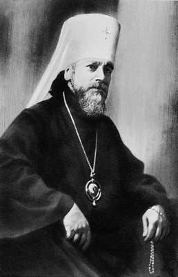 Patriarch Aleksij I. Simanskij (1877–1970) future patriarch of Moscow, as metropolitan of Leningrad, schwarz-weiß-Fotografie, unbekannter Fotograf. Quelle: https://commons.wikimedia.org/wiki/File:Metropolitan_Alexy_of_Leningrad.jpg, gemeinfrei.