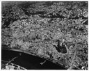 Unknown photographer, Aerial of destroyed Frankfurt old town in June 1945, after heavy Allied bombing raids (die Altstadt von Frankfurt nach den schweren Bombardements durch Alliierte, Luftbild von Juni 1945). Source: University of Wisconsin via Wikimedia Commons, https://commons.wikimedia.org/wiki/File:Frankfurt_1945_June_destructions_after_bombing_raids_old_town_aerial.JPG. Public domain.